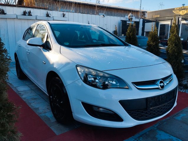 Opel Astra J Lim. 5-trg. Fun