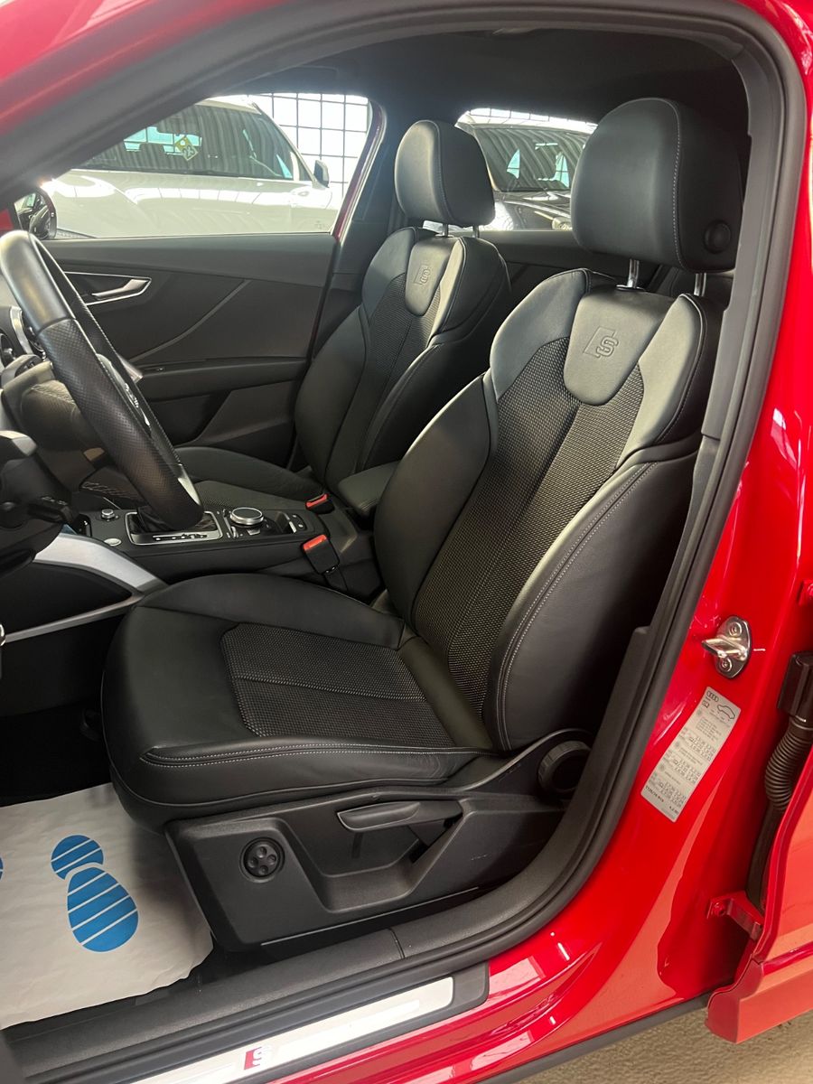 Fahrzeugabbildung Audi Q2 35 TDI quattro S line *PANORAMADACH*