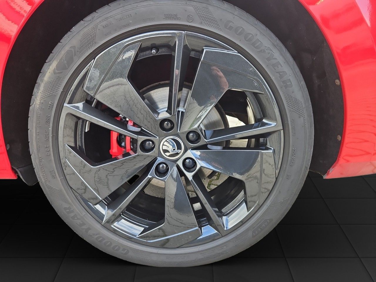 Fahrzeugabbildung SKODA Octavia Combi RS,AHK,Matrix,Navi,SHZ,Panorama