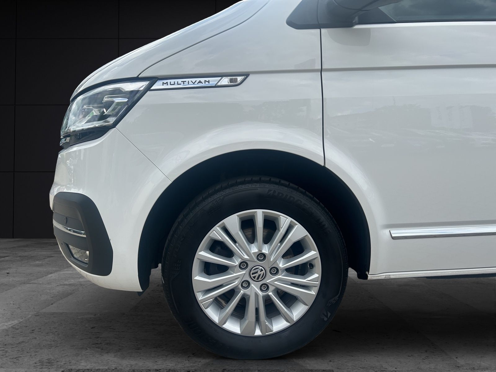 Fahrzeugabbildung Volkswagen T6 Multivan T6.1 TDI Gen Six NAVI AHK LED STANDH