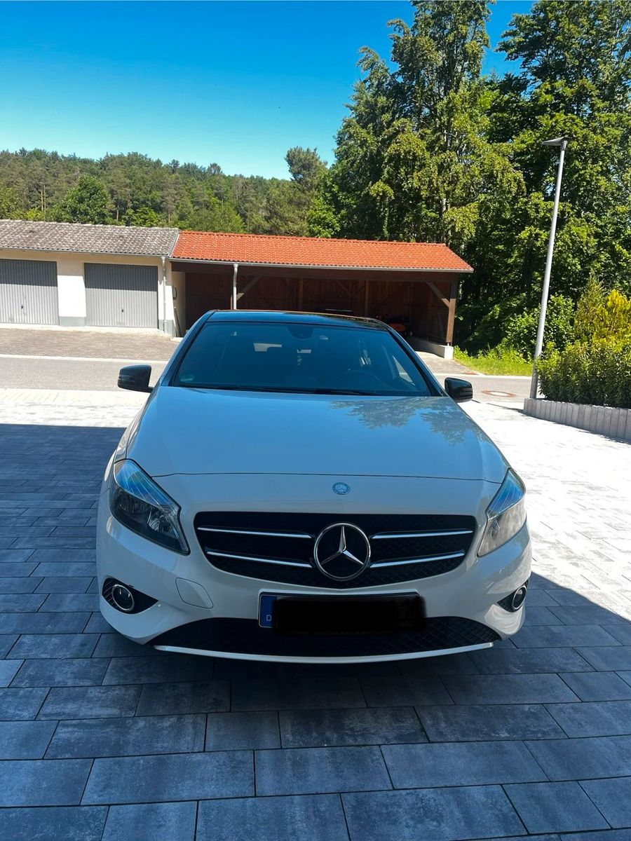 MERCEDES-BENZ A 200
