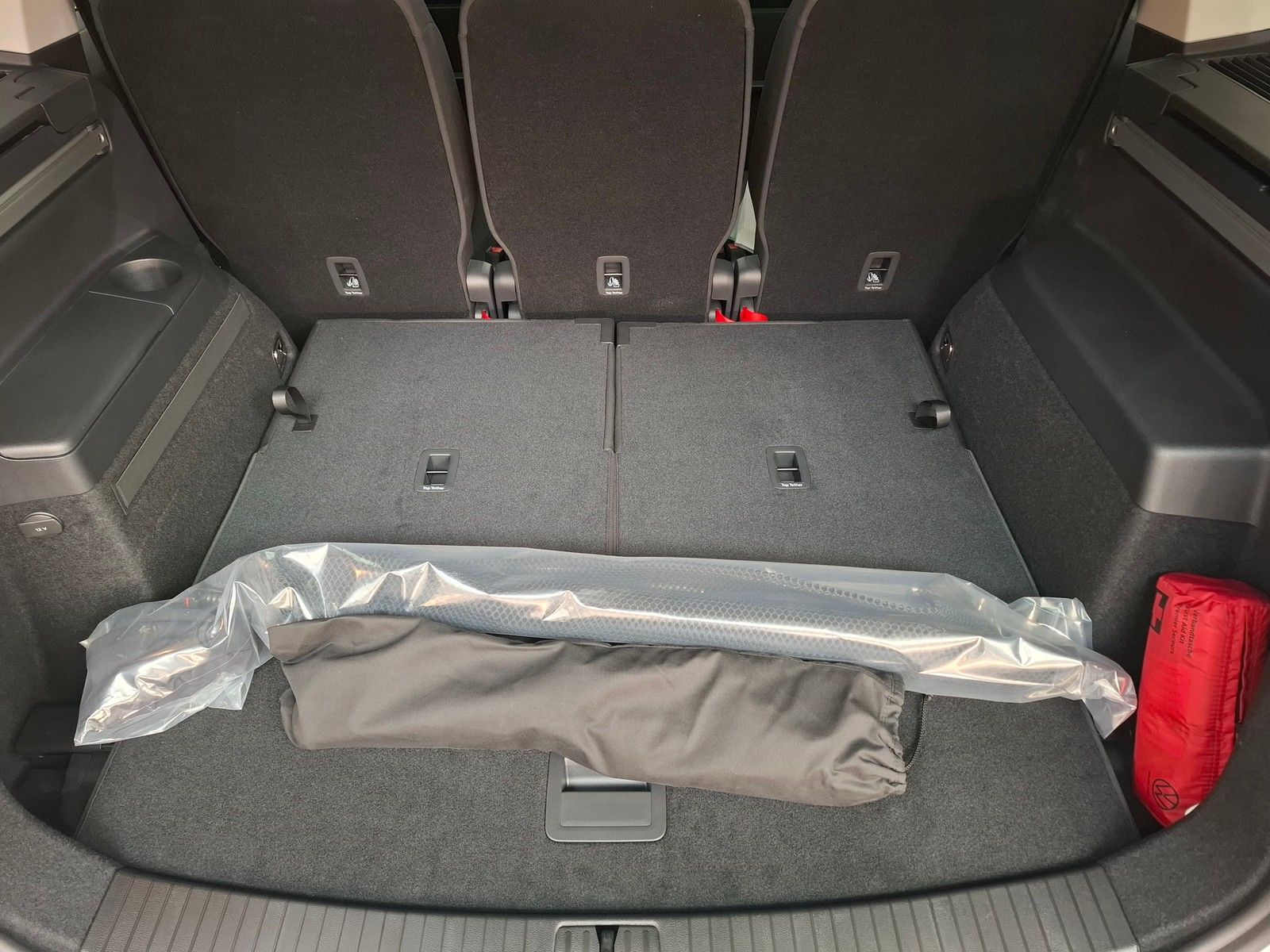 Fahrzeugabbildung Volkswagen Touran Highline 1.5 TSI DSG +ACC+LED+AHK+keyless