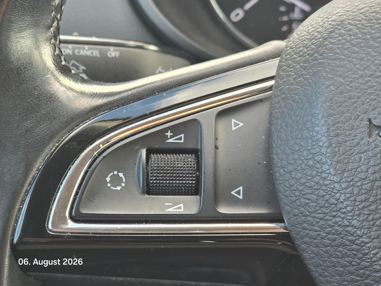 Fahrzeugabbildung SKODA Octavia 2.0 TDI Elegance 4x4 AHK*TEMP*DAB*18"PDC