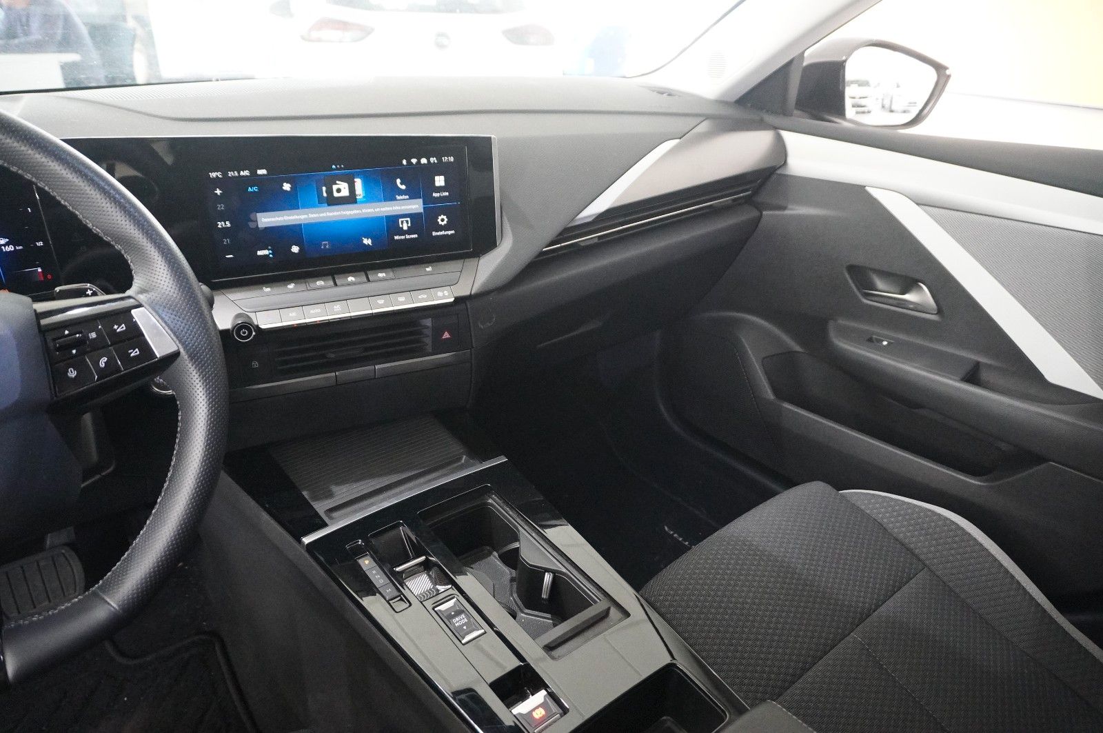 Fahrzeugabbildung Opel Astra L ST 1.5D EDITION NAVI/LED/KAMERA/SHZ/DAB+