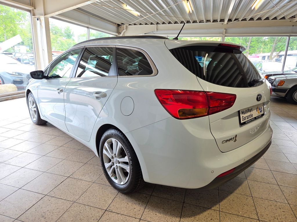 Kia cee'd Sporty Wagon cee'd Sportswagon FIFA World Cup Edition – Ansicht 5