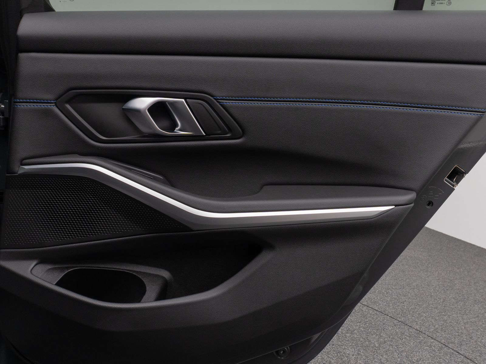 Fahrzeugabbildung BMW 320d  xD M Sport Kamera DAB HiFi Stop&Go Komfort