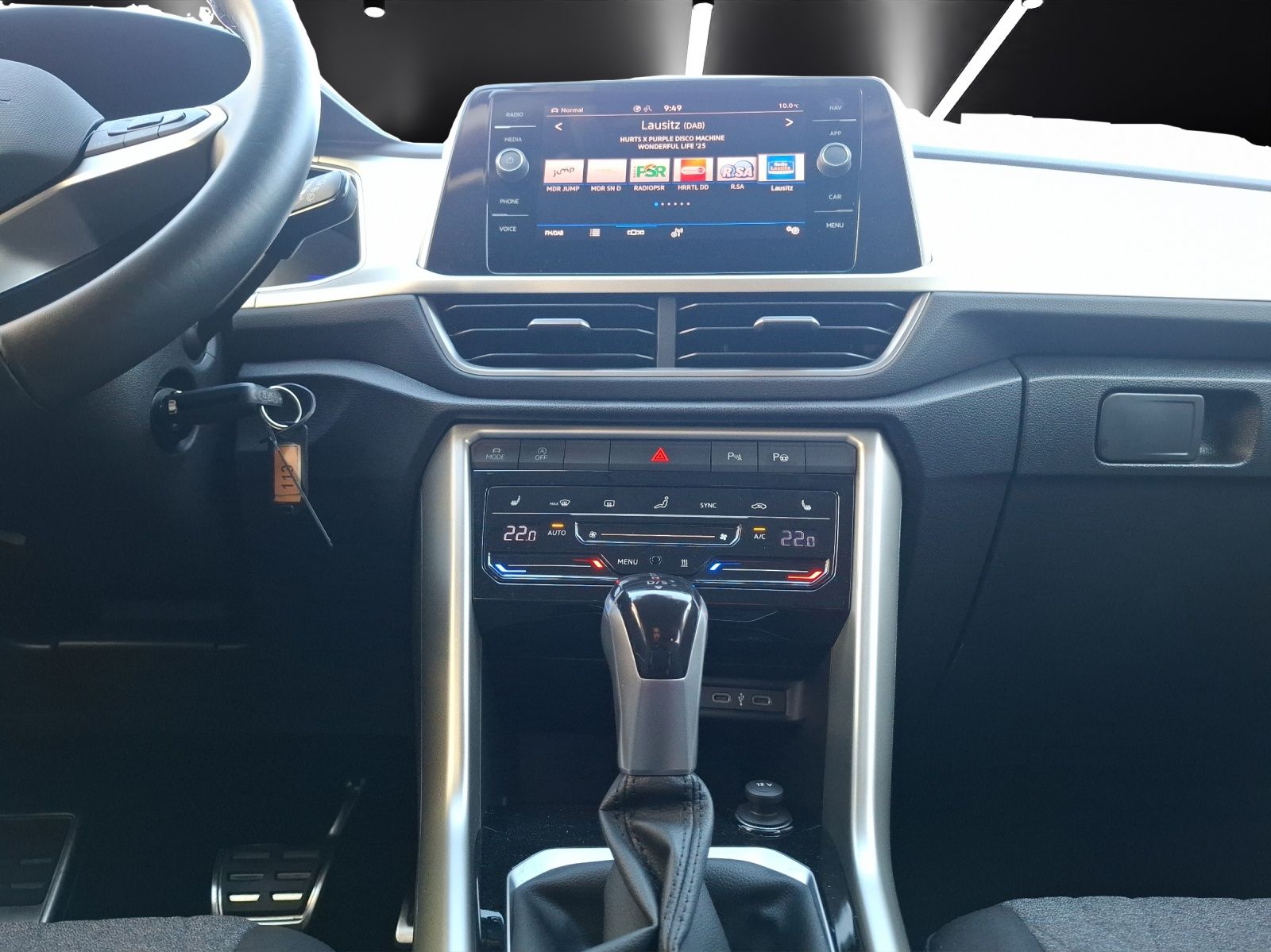 Fahrzeugabbildung Volkswagen T-Roc TSI Move DSG STH LED Navi AID RFK SH