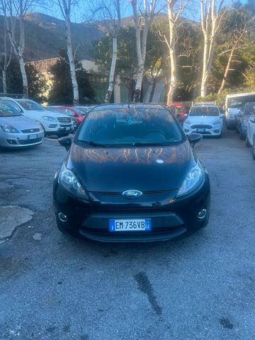 Ford Fiesta 1.4 TDCi 70CV 5 porte Titanium