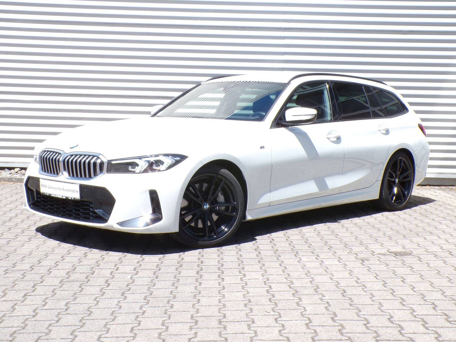 BMW 330i Tour. M Sport LivePro HuD DriveAssist AHK