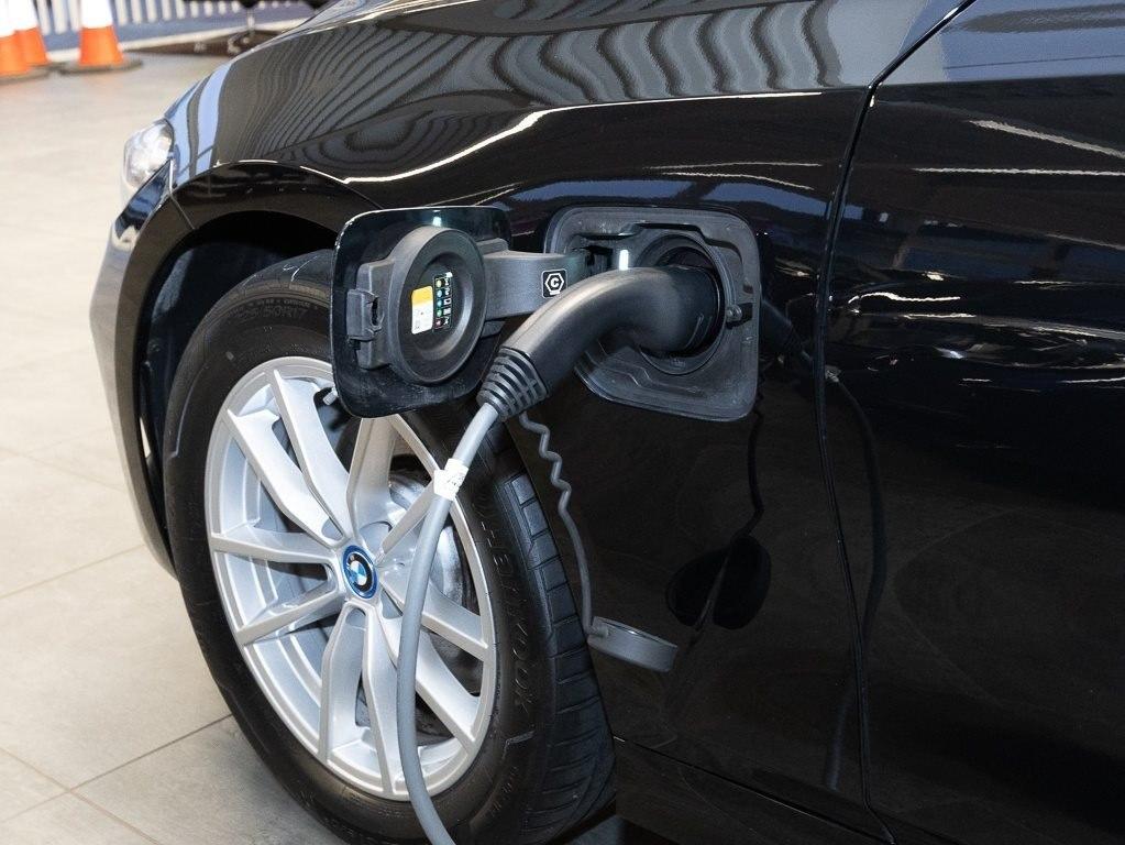 BMW 320e HK HiFi DAB ACC + Stop&Go Klimaaut. Shz