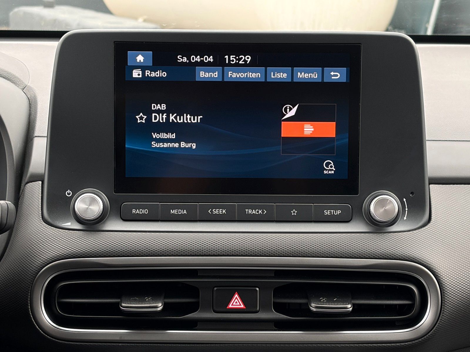 Fahrzeugabbildung Hyundai KONA E Select SHZ LHZ ACC PDC LFA LKA CAM CarPl.