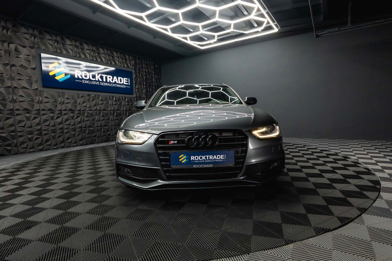 Fahrzeugabbildung Audi S4 Avant 3.0 TFSI quattro | Top Zustand | LED
