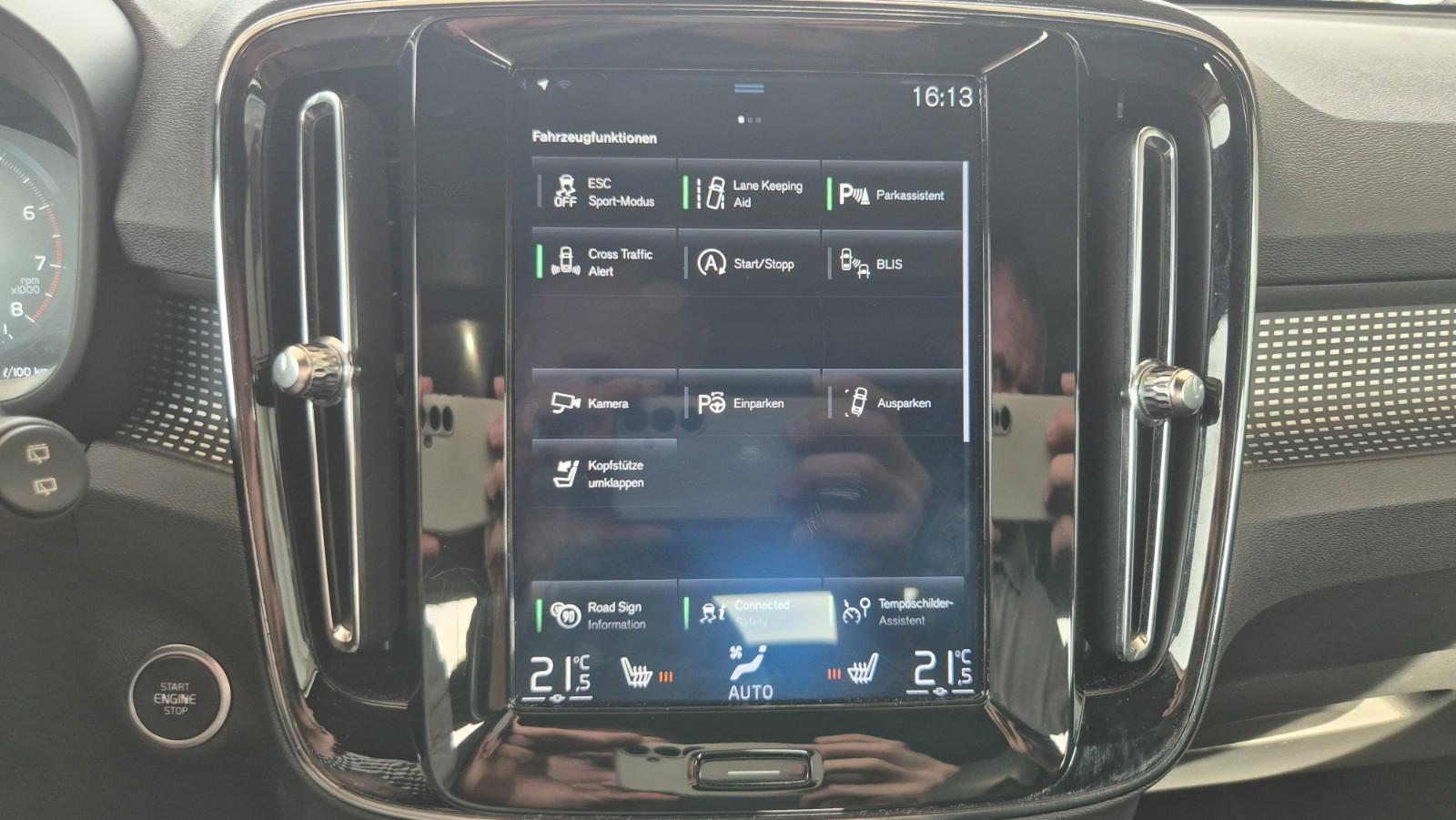 Volvo XC40 T5 R Design AWD Pano H&K Carplay