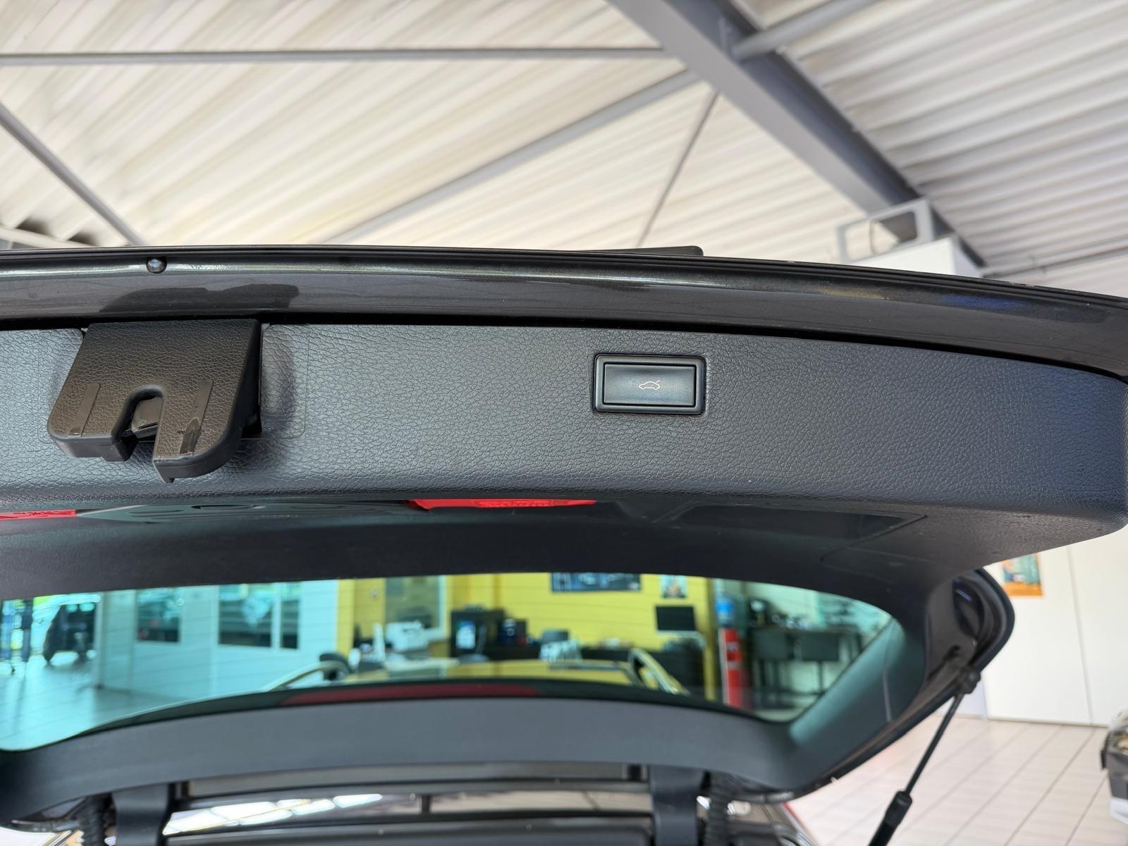 Volkswagen Passat 2011 — photo 9