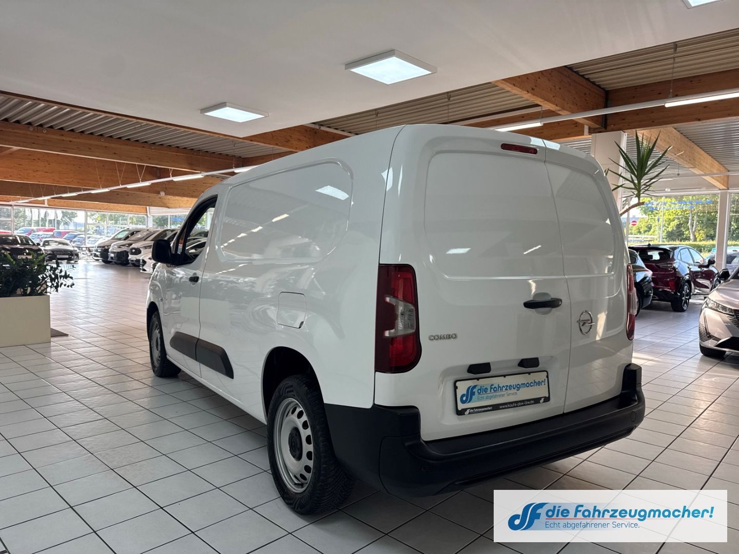 Fahrzeugabbildung Opel Combo E Cargo Edition erhöhte Nutzlast XL 1.5 D