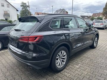 Volkswagen Touareg - 5