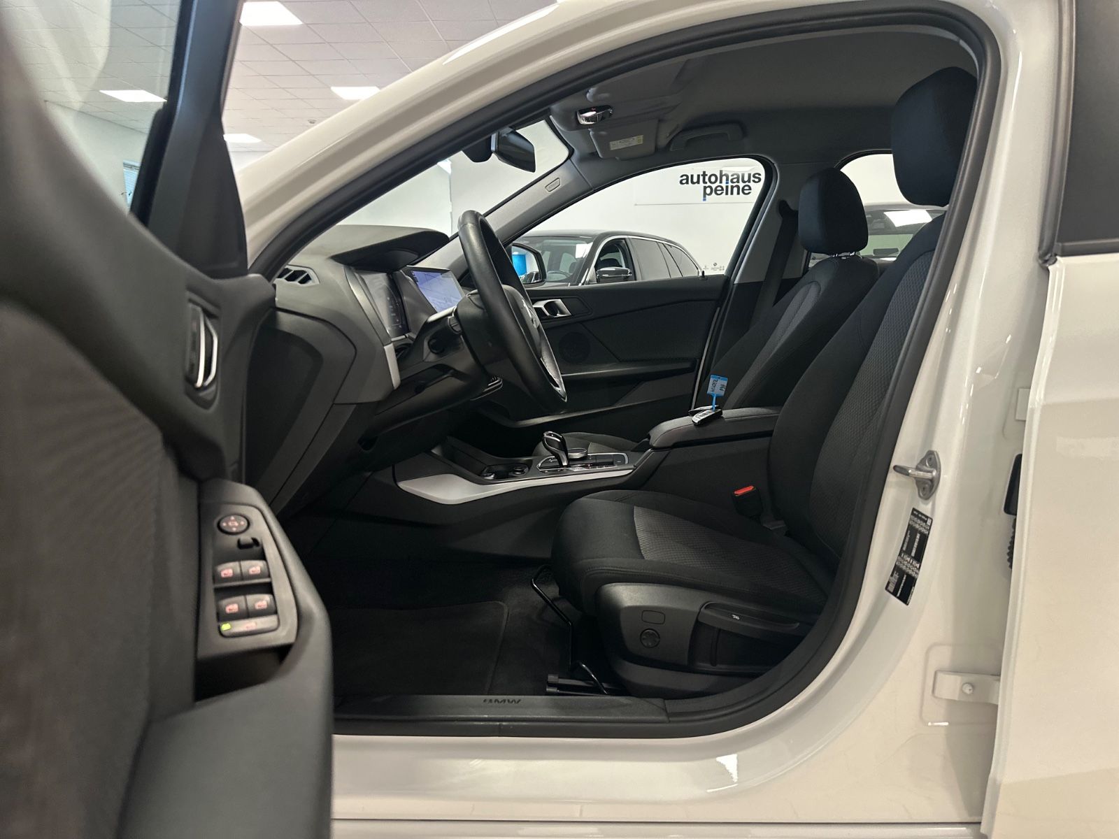 BMW 116d Aut/Navi/LED/SitzHeiz/ActivGuard/Tempomat foto 17
