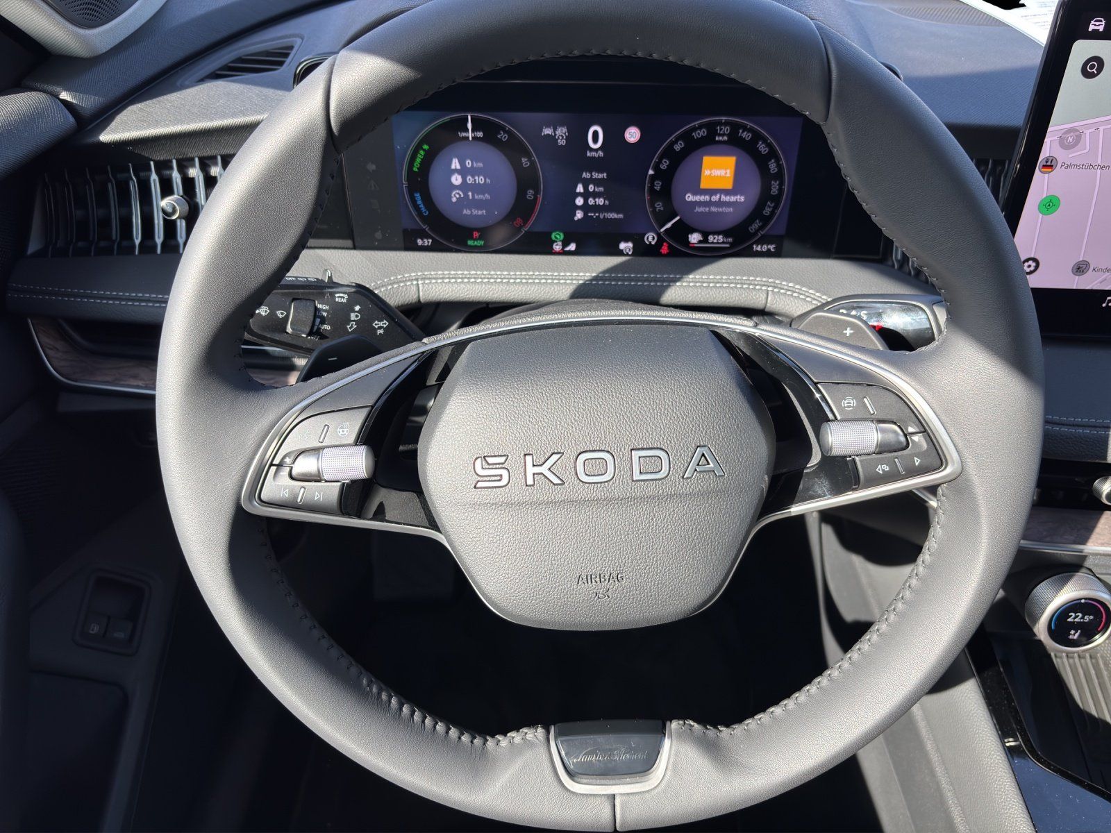 Fahrzeugabbildung SKODA Superb Combi L&K 1,5 TSI iV 150 kW DSG