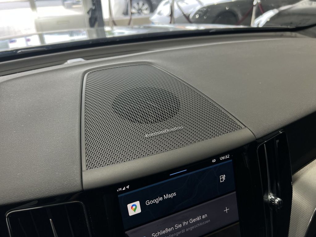 Volvo XC60 T6 Plus Dark Recharge AWD ACC BLIS AHK LED