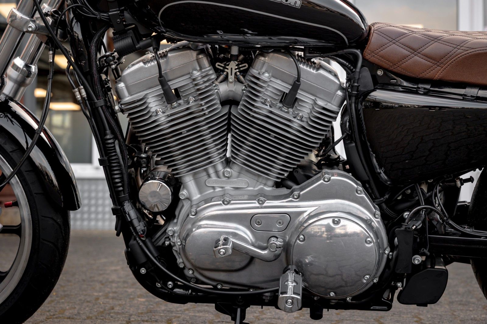 Fahrzeugabbildung Harley-Davidson XL883L SUPERLOW SPORTSTER - MILLER ABGASANLAGE