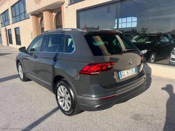 Volkswagen Tiguan - 5