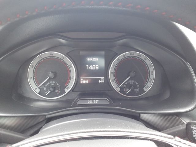 Fahrzeugabbildung SKODA Kamiq 1,5 TSI Monte Carlo KLIMA LED ALU