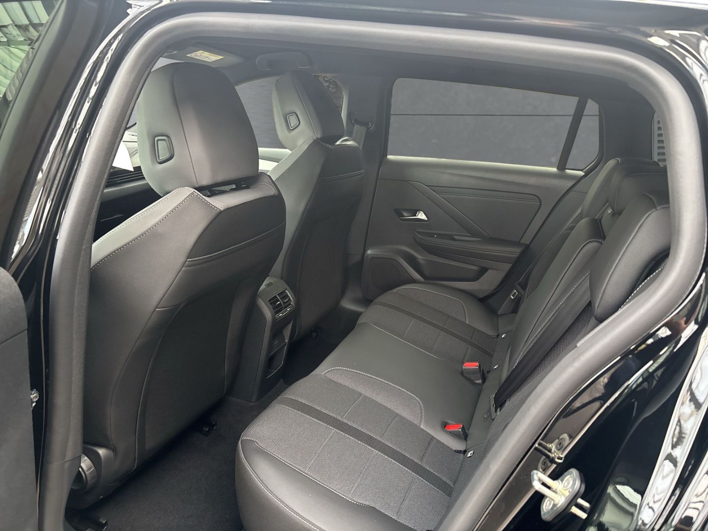 Opel Astra - Bild 9