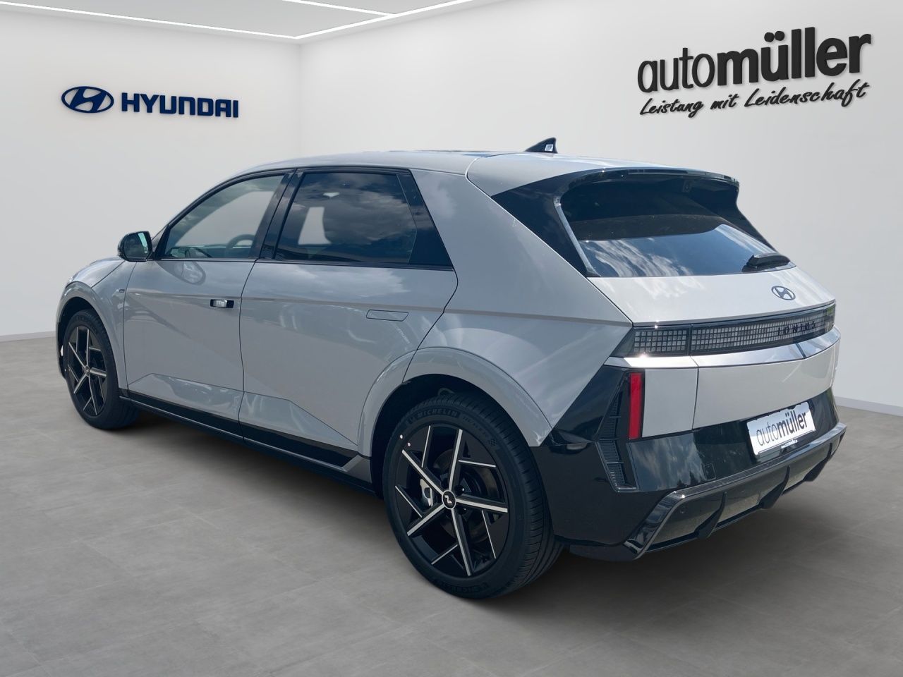 Fahrzeugabbildung Hyundai IONIQ 5 N-LINE X *Panorama-Glasdach* 4xSHZ ACC