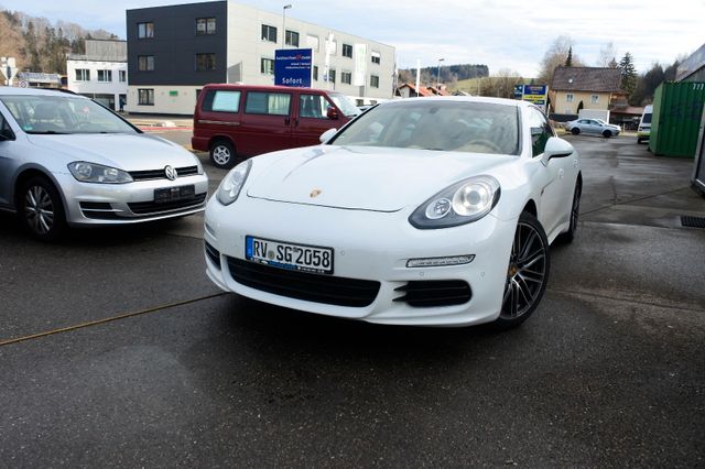 Porsche Panamera 4 S