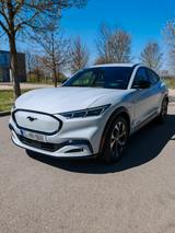 Ford Mustang Mach-E 75 kWh AWD  - Ford Mustang Mach-E von privat