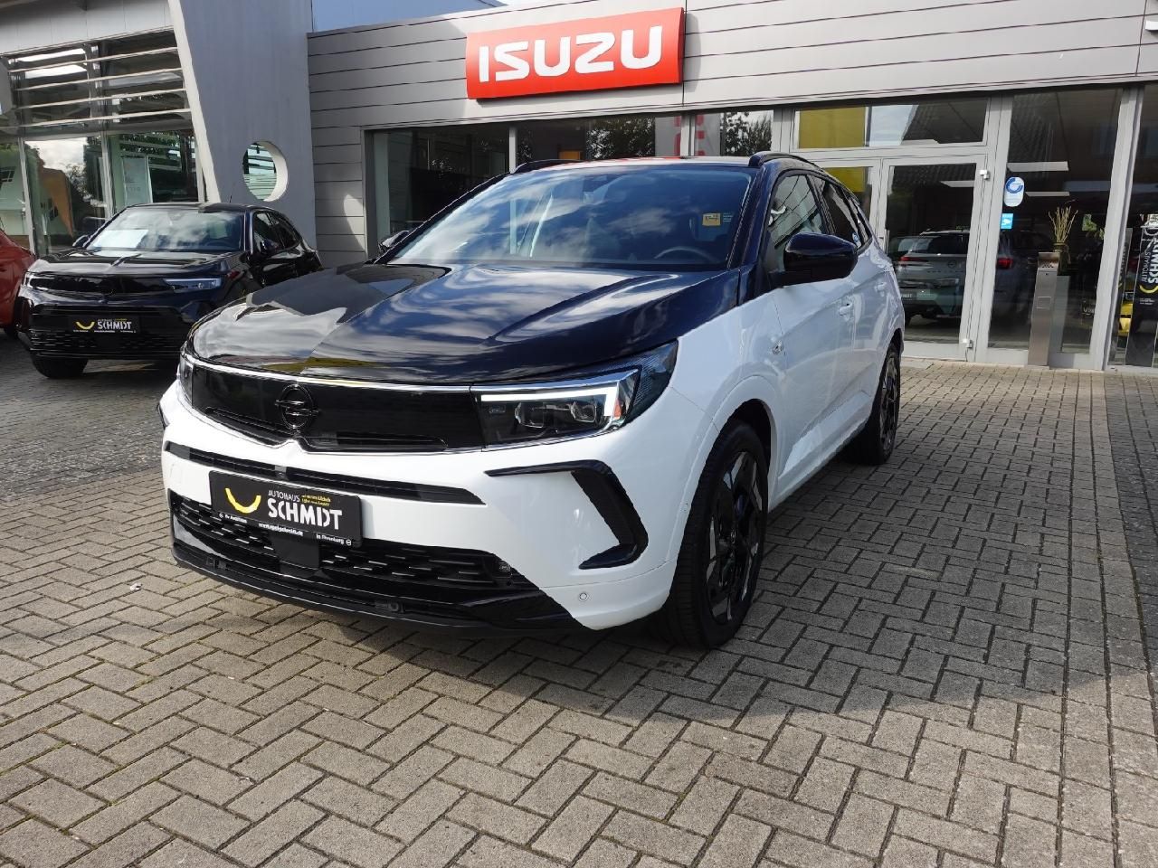 Fahrzeugabbildung Opel Grandland 1,6 GSe Plug-in Hybrid