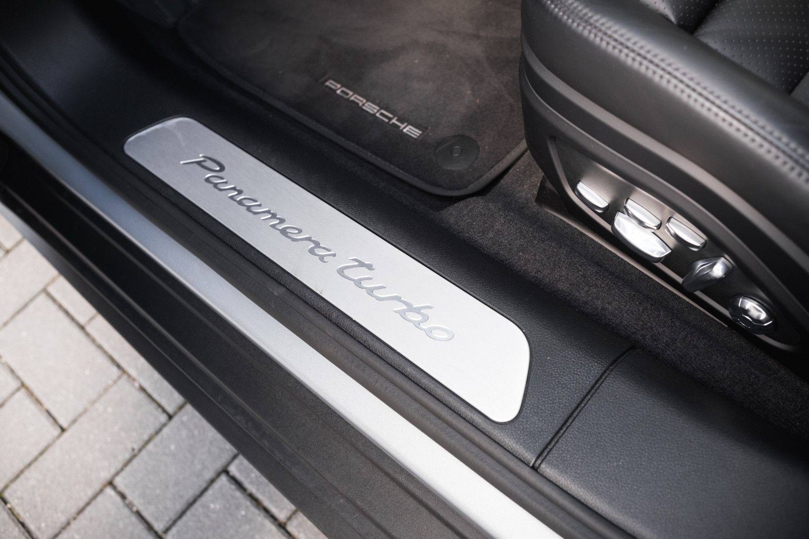 Fahrzeugabbildung Porsche Panamera Turbo HA-Lenk.-18W-Sitze-Burm.-LED-360´