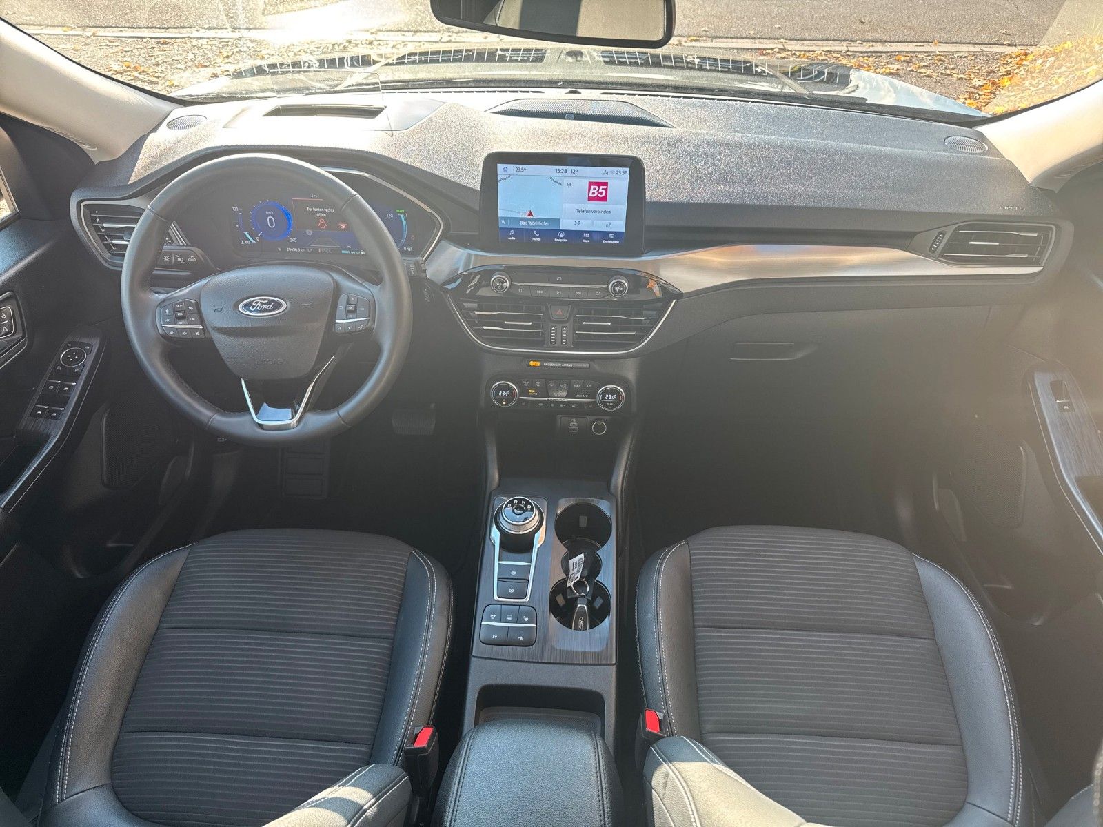 Fahrzeugabbildung Ford Kuga PHEV Titanium X, TECHNOLOGIEPAKET