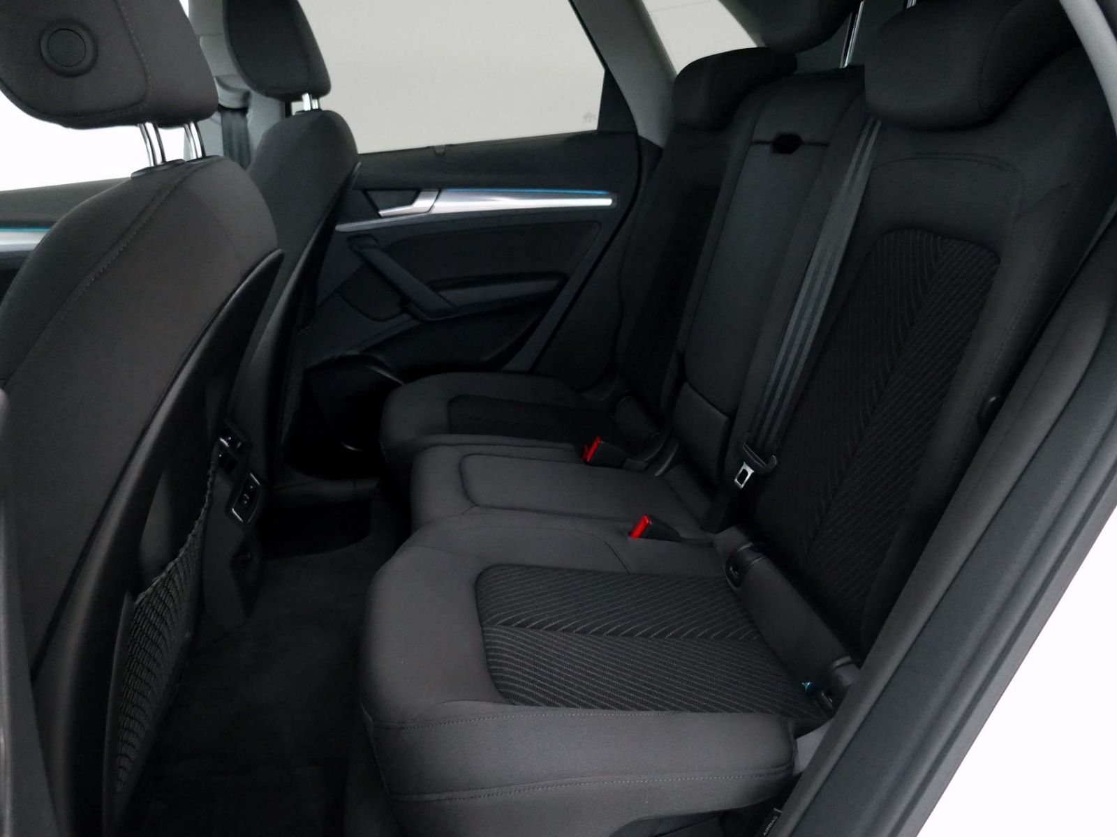 Fahrzeugabbildung Audi Q5 40 quattro 2.0 TDI S-tronic | LED Standhzg.