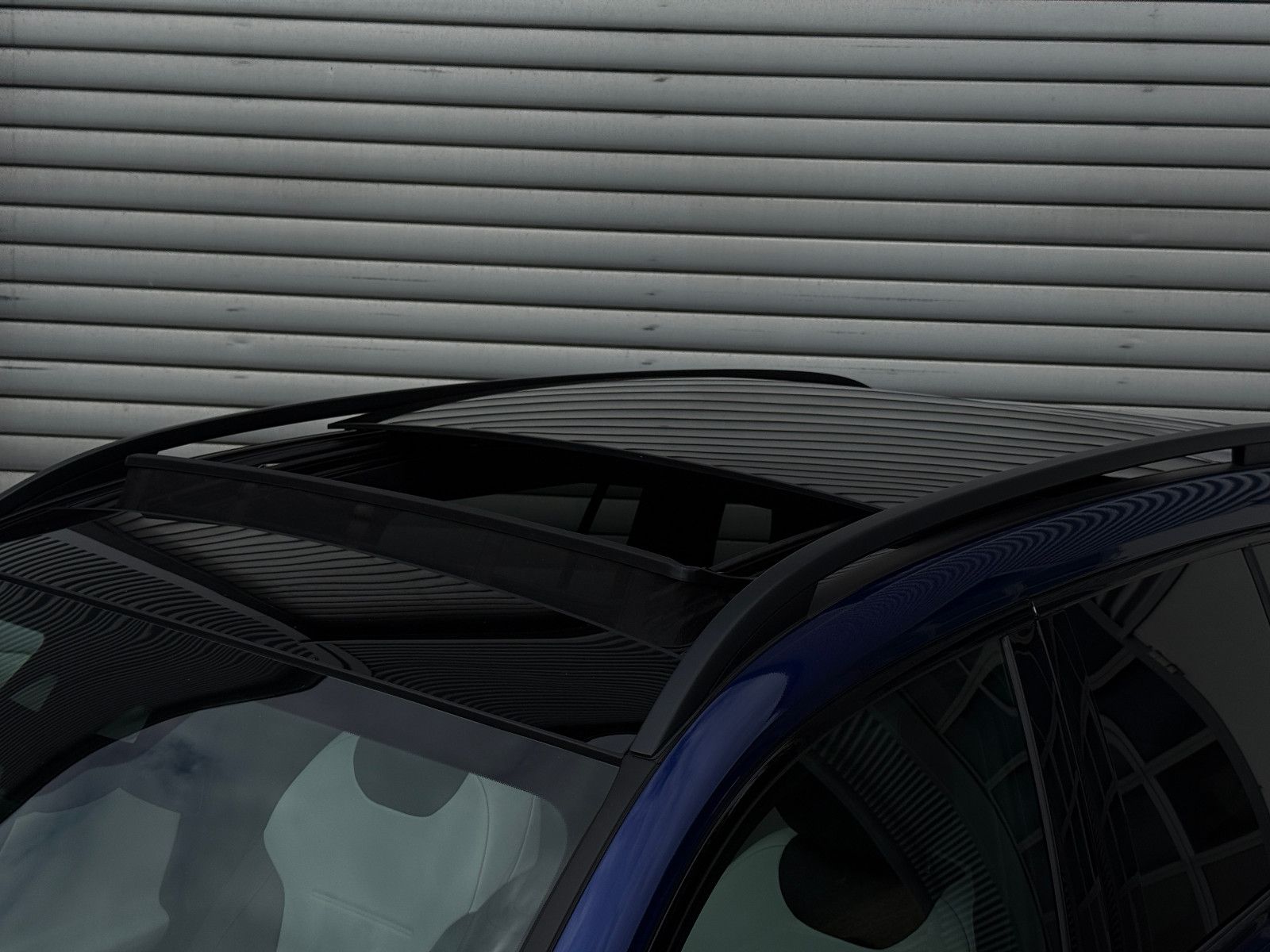 Fahrzeugabbildung Mercedes-Benz GLB 35 AMG 4Matic ACC Burmester 360°K Pano Night