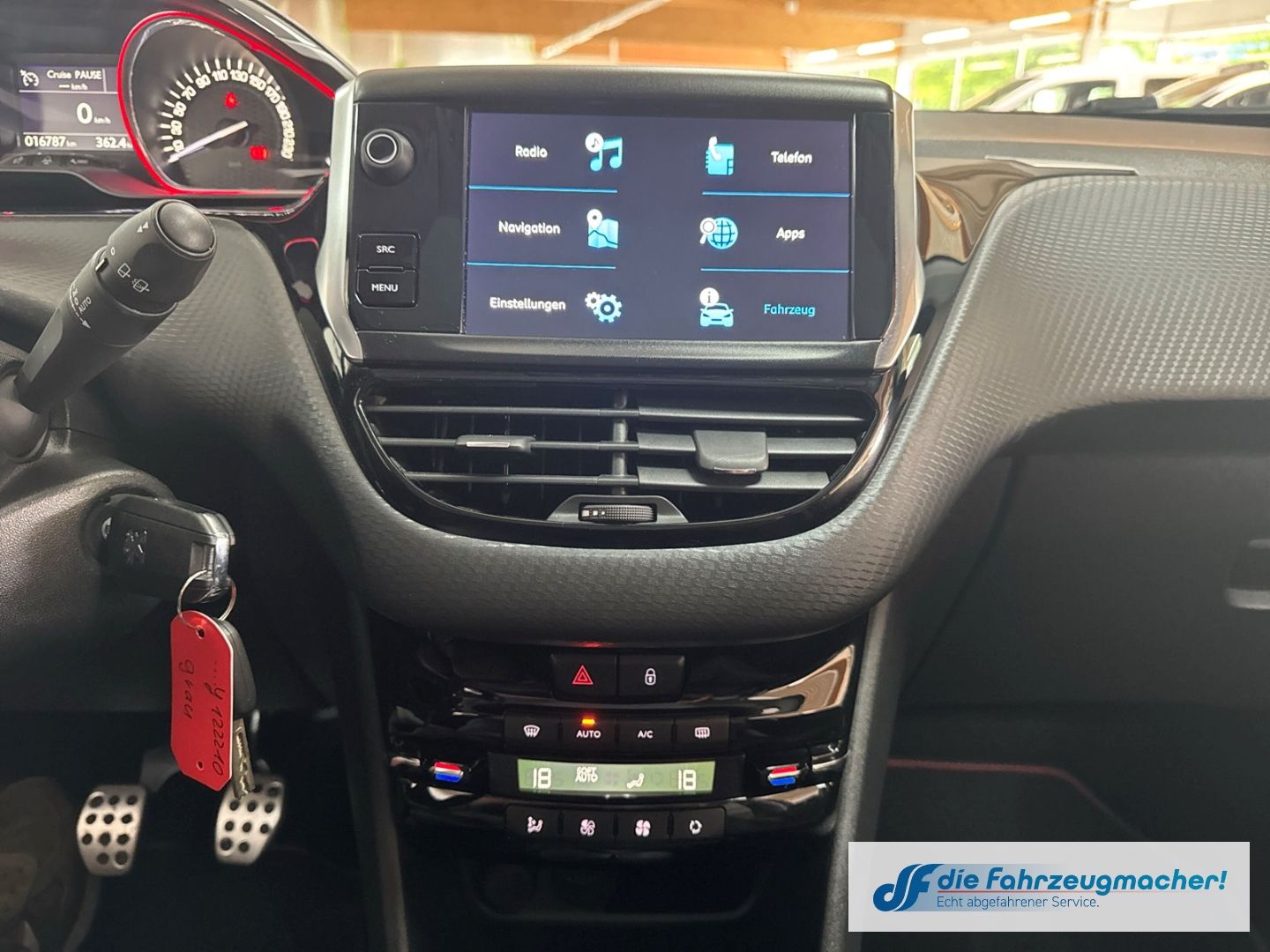 Fahrzeugabbildung Peugeot 2008 GT-LINE Allure Panorama Navi Leder ACC 2-Zo