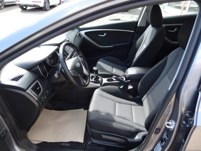 Fahrzeugabbildung Hyundai i30 Trend/2.Hd/Klima/PDC/70TKM/
