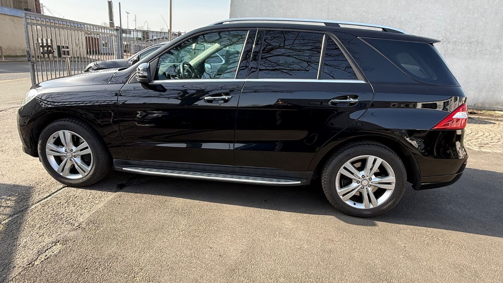 Fahrzeugabbildung Mercedes-Benz ML 500 AMG-Line