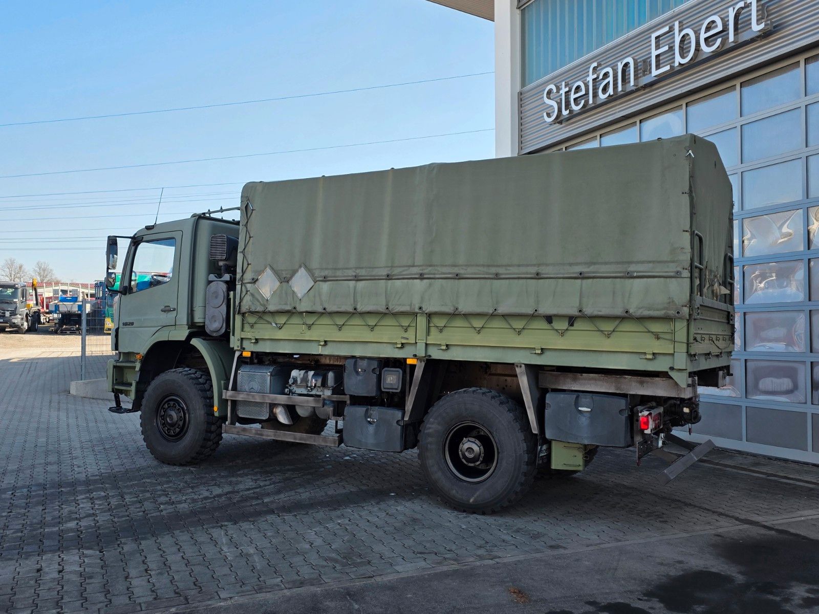 Fahrzeugabbildung Mercedes-Benz Axor 1829 A 4x4 Klima Standheizung 3 Sitze