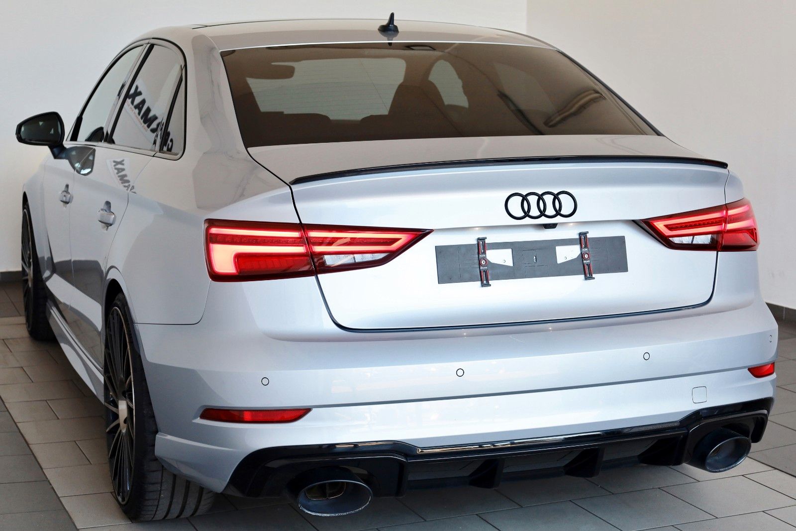 Fahrzeugabbildung Audi RS3 Lim. 2.5TFSI quattro RS-Sitze,PanDach,Bang&O