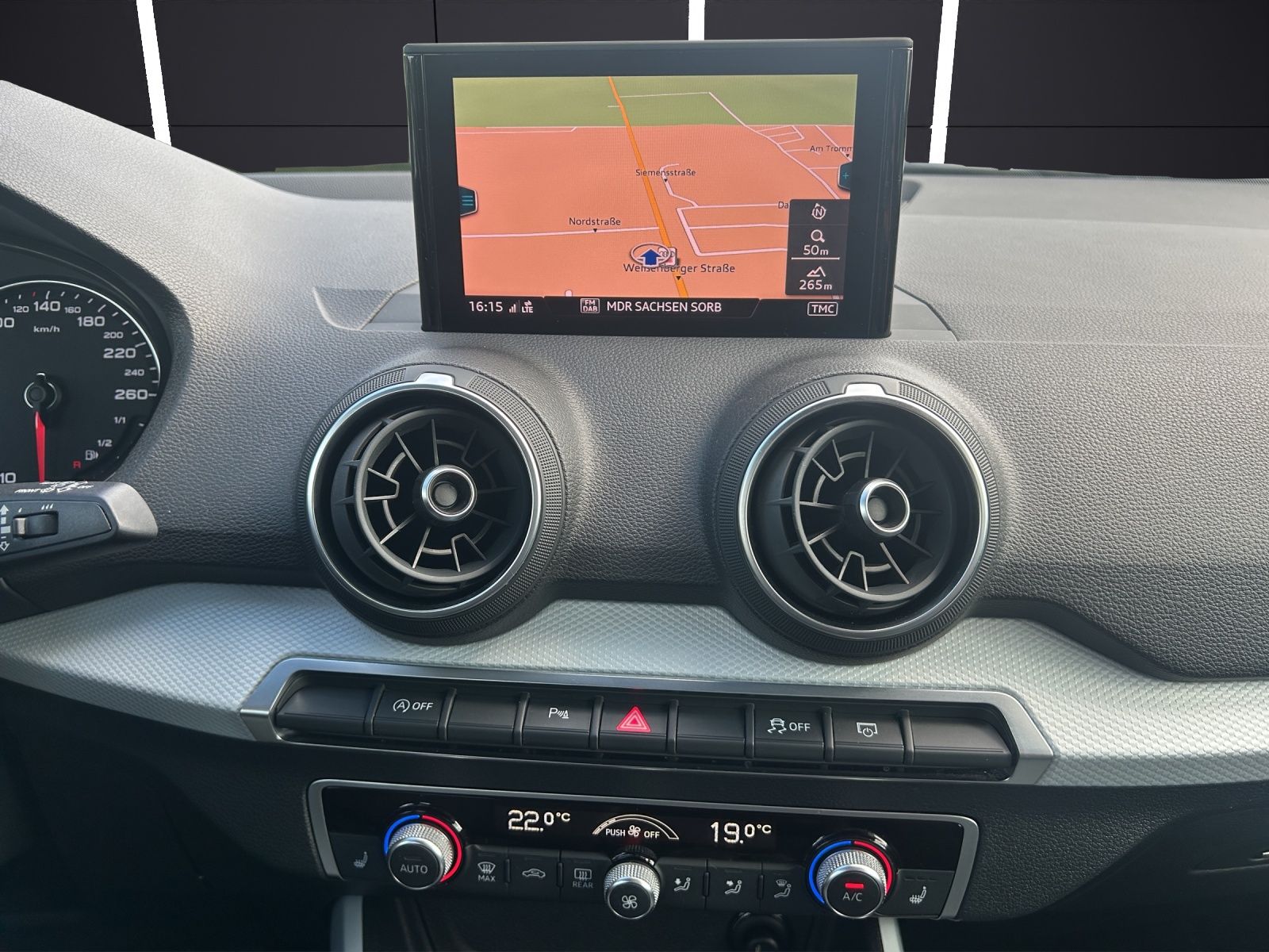 Fahrzeugabbildung Audi Q2 35 TFSI design S tronic LED NAVI SHZ GRA