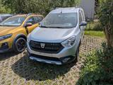 Dacia DOKKER Stepway Plus TCe 130 GPF - silberne Dacia Dokker
