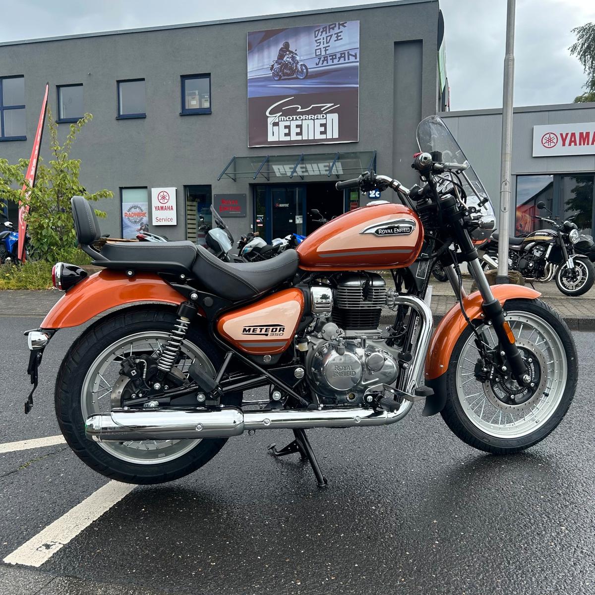 Royal Enfield Meteor 350 Sundowner Orange