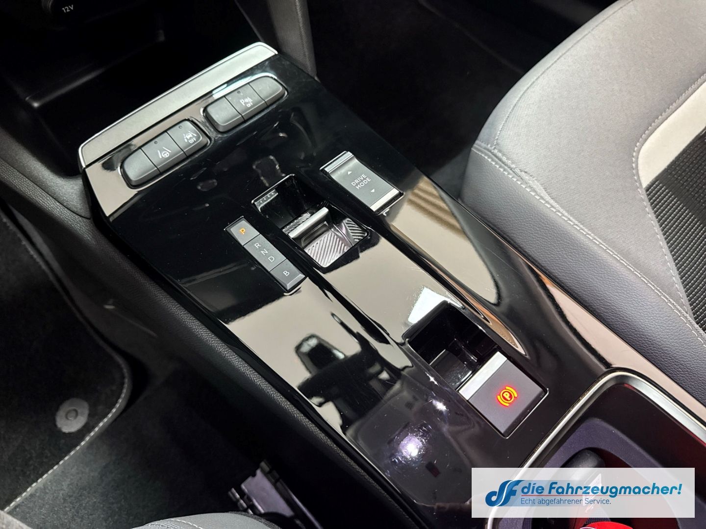 Fahrzeugabbildung Opel Mokka e Elegance Navi Digitales Cockpit LED ACC