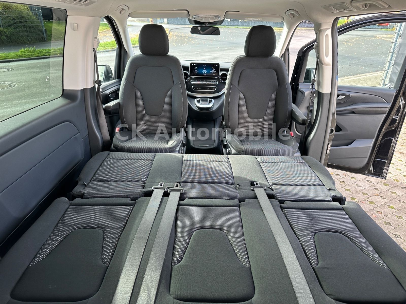 Fahrzeugabbildung Mercedes-Benz V 300d EDITION Kompakt/5 Sitze/Navi/LED/AHK