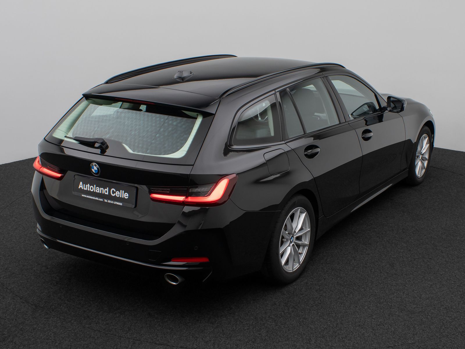 Fahrzeugabbildung BMW 318i Widscreen DAB Geschwindigkeitsreg PDC LED