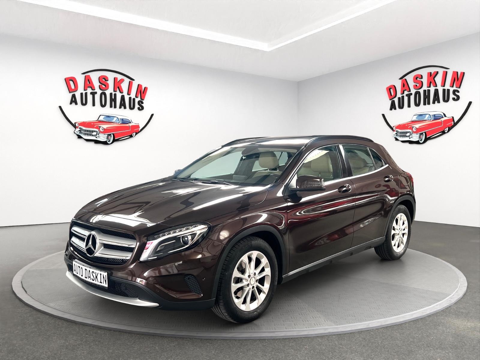 Mercedes-Benz GLA 200 d AUTOMATIK/SCHECKHEFT MERCEDES/PANO