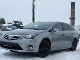 Toyota Avensis Combi 1,8-l- Executive - Toyota Avensis: 1.8