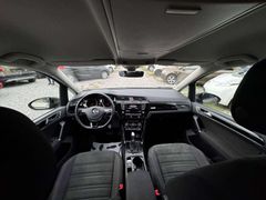 Fahrzeugabbildung Volkswagen Touran Highline DSG **LED / NAVI / KAMERA / Totw