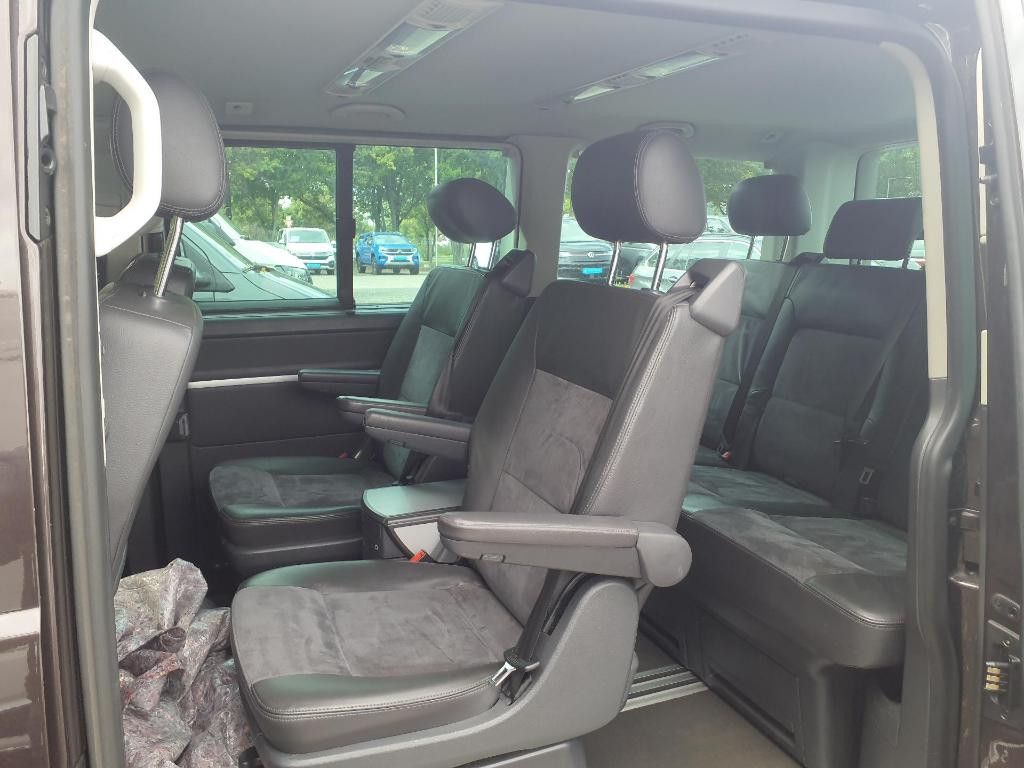 Fahrzeugabbildung Volkswagen T5 Multivan Highline 2.5 TDI AHK GRA Navi PDC